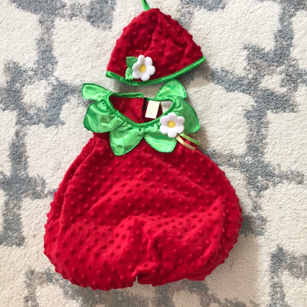 Strawberry costume 6-9 mo